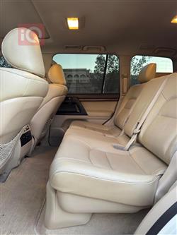 تۆیۆتا لاند کروزەر